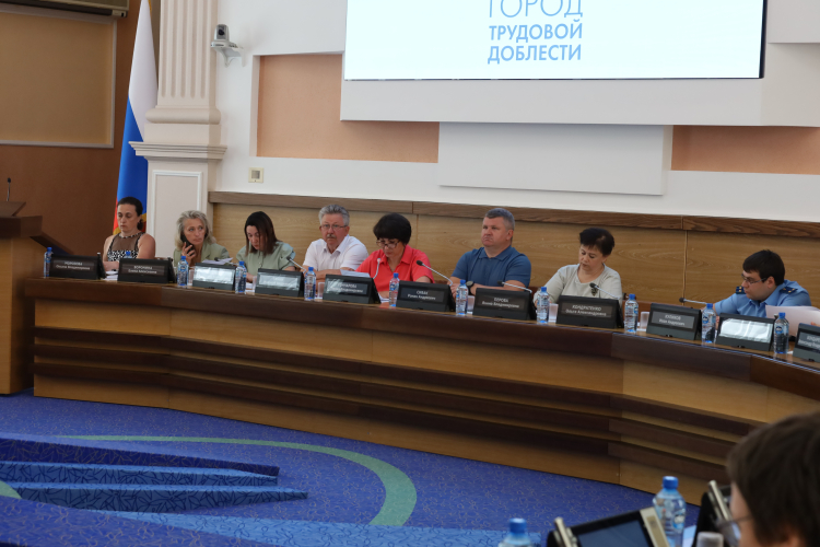 «В Совете депутатов обсудили доступность среды для маломобильных граждан и инклюзивное образование в Новосибирске»